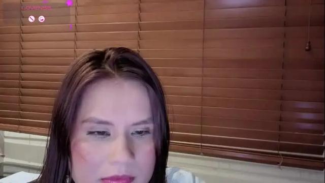 Image 7 of alba_toro535670 Stream on Chaturbate on 1 month ago