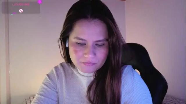 Image 4 of alba_toro535670 Stream on Chaturbate on 8 days ago