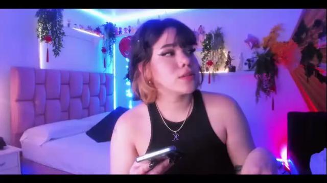 Image 12 of albaandthayron Stream on Chaturbate on 29 days ago
