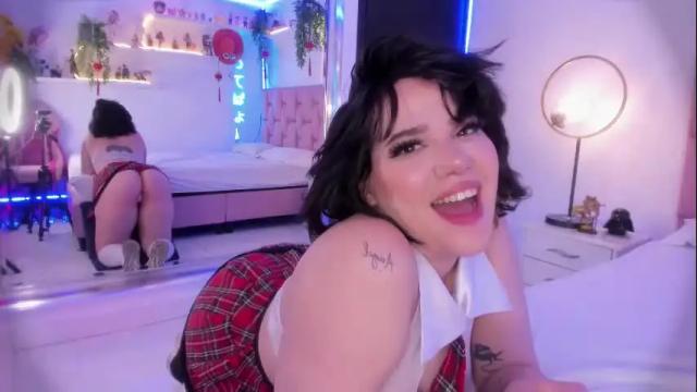 Image 7 of albaandthayron Stream on Chaturbate on 25 days ago