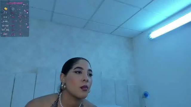 Image 11 of ale__storm Stream on Chaturbate on 17 months ago