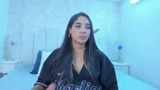 Image 10 of ale__storm Stream on Chaturbate on 17 months ago