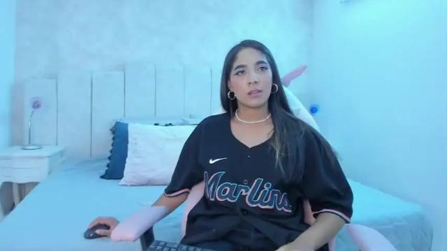 Image 6 of ale__storm Stream on Chaturbate on 17 months ago