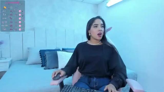Image 2 of ale__storm Stream on Chaturbate on 17 months ago