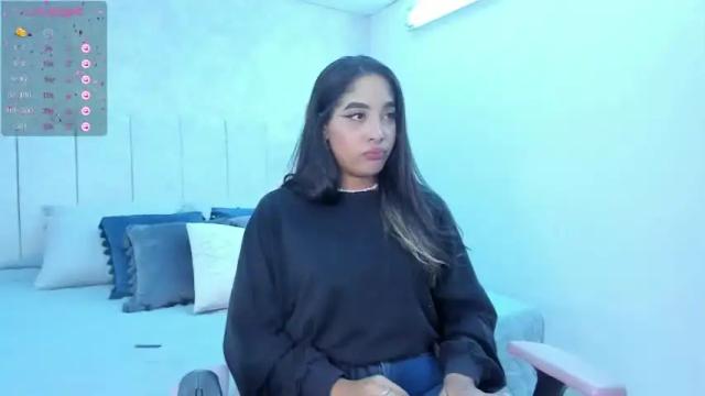 Image 7 of ale__storm Stream on Chaturbate on 17 months ago
