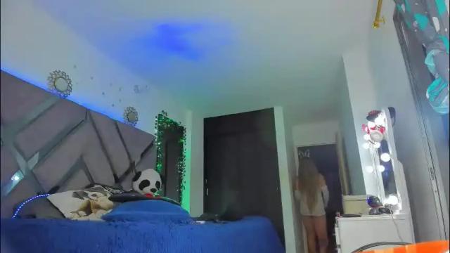 Image 2 of ale_horny_crazy Stream on Chaturbate on 1 month ago