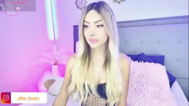 Image 2 of ale_love_ Stream on Chaturbate on 3 months ago
