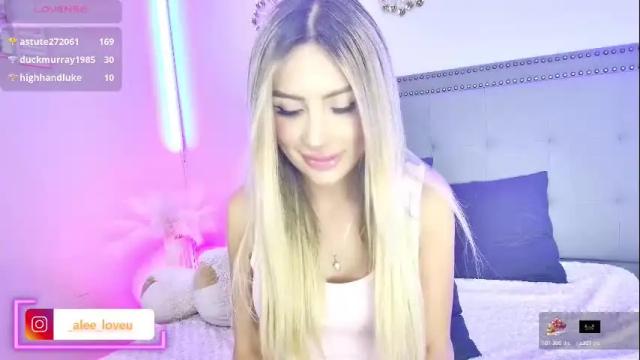 Image 3 of ale_love_ Stream on Chaturbate on 3 months ago
