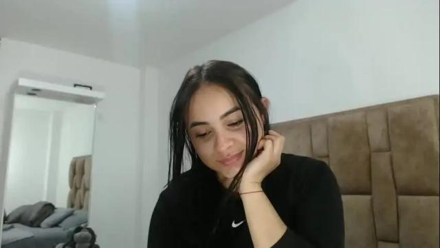 Image 12 of aleejhandra Stream on Chaturbate on 4 months ago