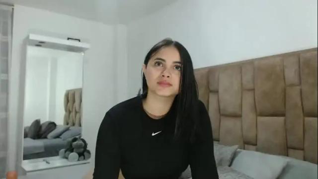 Image 3 of aleejhandra Stream on Chaturbate on 4 months ago