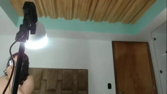 Image 11 of aleejhandra Stream on Chaturbate on 3 months ago