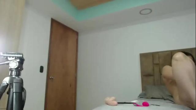 Image 3 of aleejhandra Stream on Chaturbate on 1 month ago