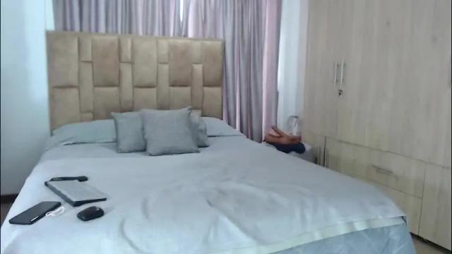 Image 2 of aleejhandra Stream on Chaturbate on 1 month ago