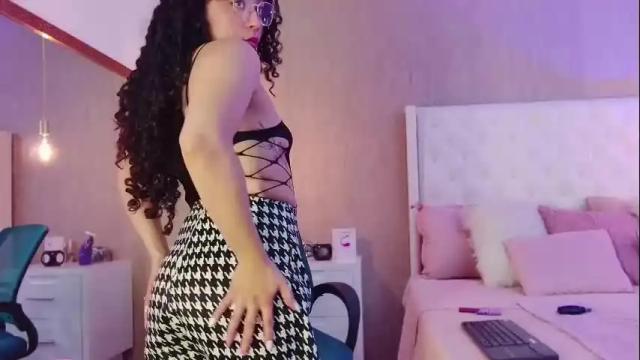 Image 3 of alehia_parker Stream on Chaturbate on 1 month ago