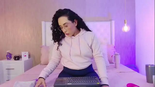 Image 2 of alehia_parker Stream on Chaturbate on 1 month ago
