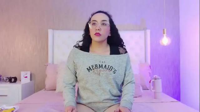 Image 4 of alehia_parker Stream on Chaturbate on 1 month ago