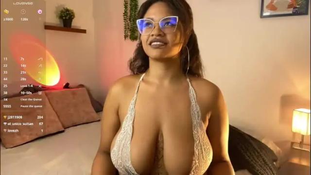 Image 12 of aleiascott Stream on Chaturbate on 1 month ago