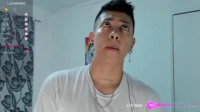 Image 3 of aleja1214 Stream on Chaturbate on 13 months ago