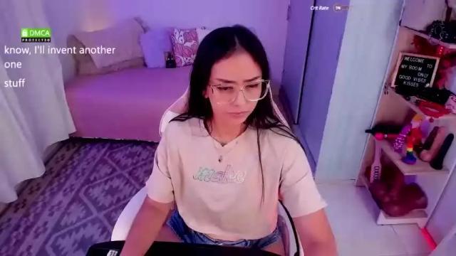Image 3 of aleja24evans Stream on Chaturbate on 17 months ago