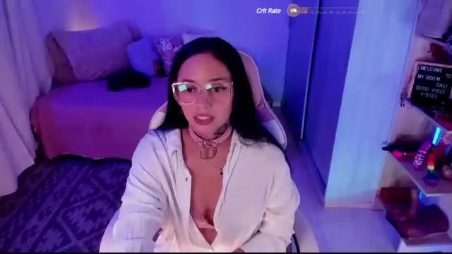 Image 2 of aleja24evans Stream on Chaturbate on 17 months ago
