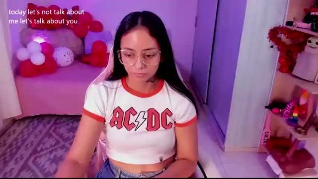 Image 3 of aleja24evans Stream on Chaturbate on 16 months ago