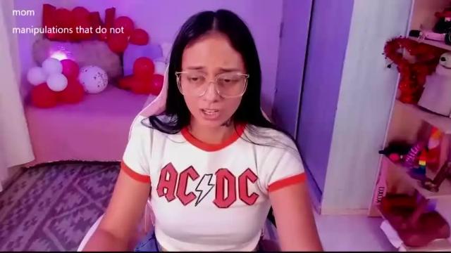Image 4 of aleja24evans Stream on Chaturbate on 16 months ago