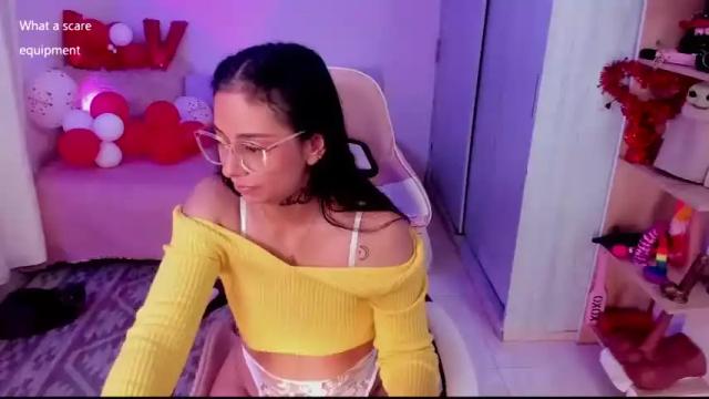 Image 4 of aleja24evans Stream on Chaturbate on 16 months ago
