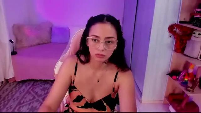 Image 2 of aleja24evans Stream on Chaturbate on 16 months ago