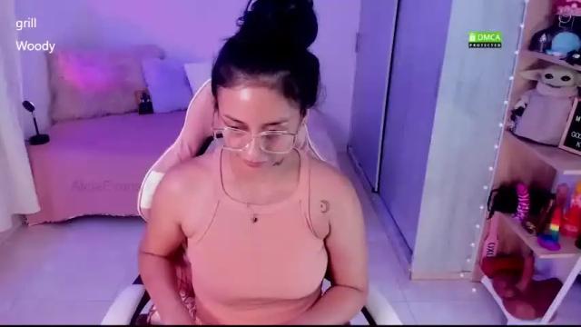 Image 8 of aleja24evans Stream on Chaturbate on 14 months ago