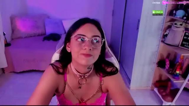 Image 6 of aleja24evans Stream on Chaturbate on 14 months ago