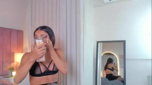 Image 3 of aleja_arango Stream on Chaturbate on 22 days ago