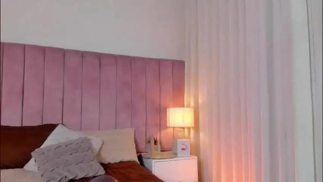 Image 2 of aleja_arango Stream on Chaturbate on 2 months ago
