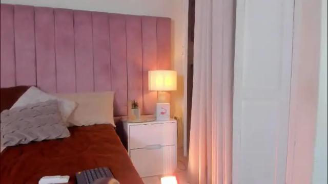 Image 4 of aleja_arango Stream on Chaturbate on 2 months ago