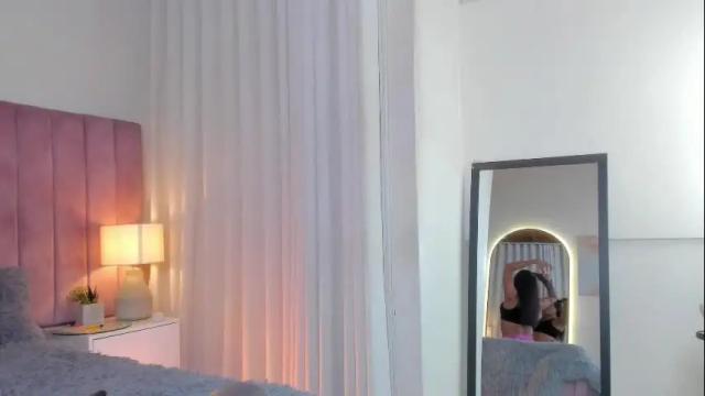 Image 3 of aleja_arango Stream on Chaturbate on 2 months ago