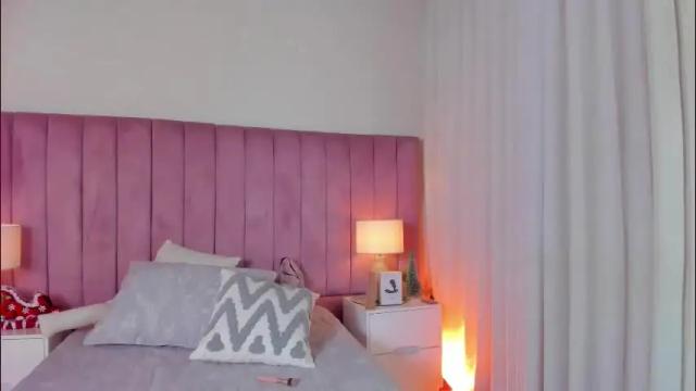 Image 3 of aleja_arango Stream on Chaturbate on 6 days ago