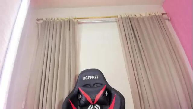 Image 2 of aleja_hill Stream on Chaturbate on 14 days ago