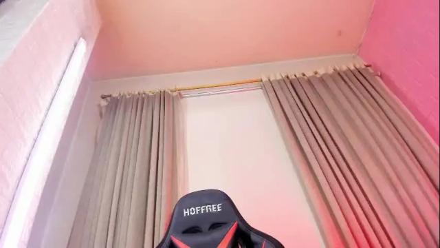 Image 2 of aleja_hill Stream on Chaturbate on 2 months ago