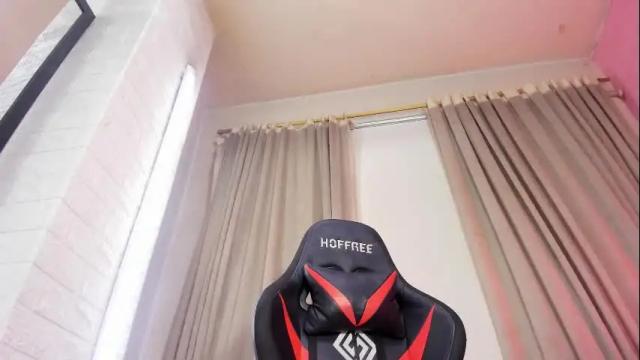 Image 11 of aleja_hill Stream on Chaturbate on 29 days ago