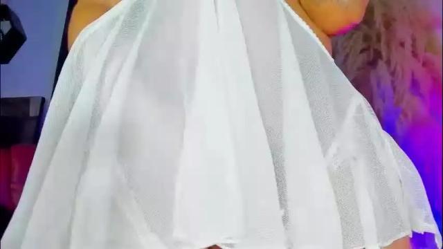 Image 6 of aleja_rogers996 Stream on Chaturbate on 11 days ago