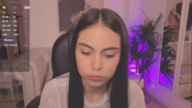 Image 6 of alejaa___ Stream on Chaturbate on 27 days ago