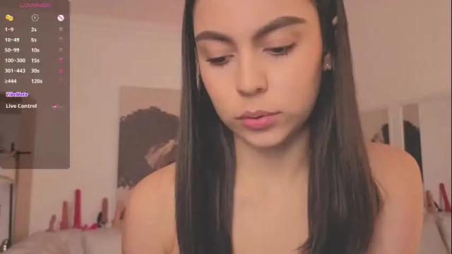 Image 7 of alejaa___ Stream on Chaturbate on 26 days ago