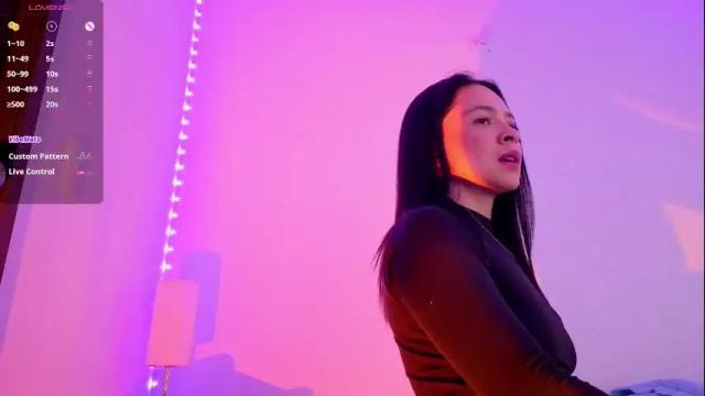 Image 4 of alejandra8__ Stream on Chaturbate on 11 days ago