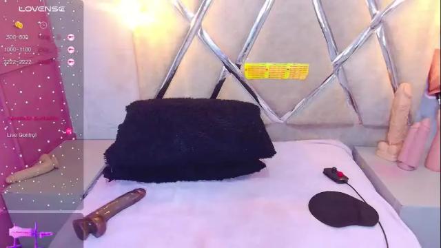 Image 4 of alejandra_martinss Stream on Chaturbate on 1 month ago