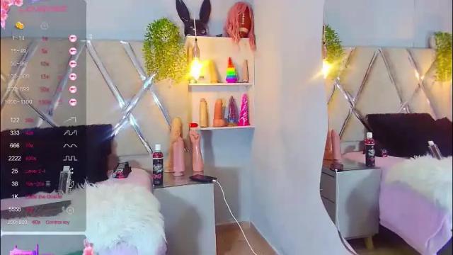 Image 3 of alejandra_martinss Stream on Chaturbate on 1 month ago
