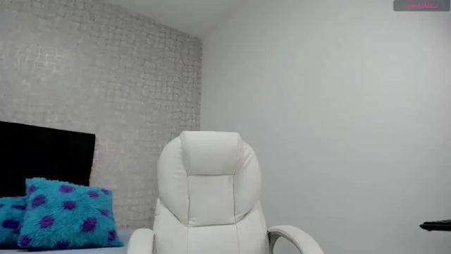 Image 2 of alejandraa_ruiz Stream on Chaturbate on 19 months ago