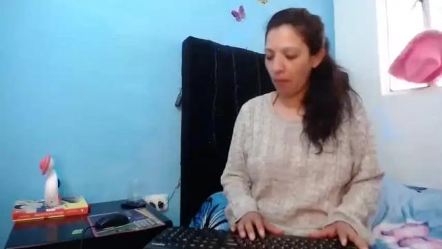 Image 4 of alejandratrevi Stream on Chaturbate on 15 months ago