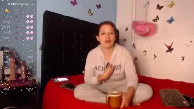 Image 2 of alejandratrevi Stream on Chaturbate on 14 months ago