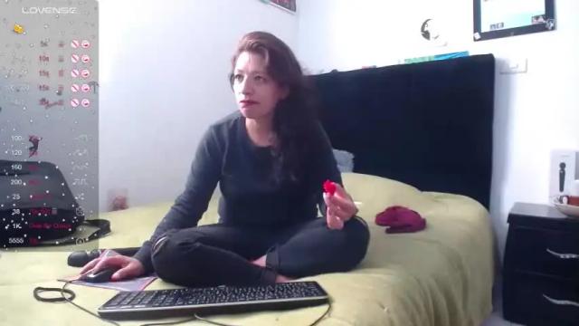 Image 3 of alejandratrevi Stream on Chaturbate on 6 months ago