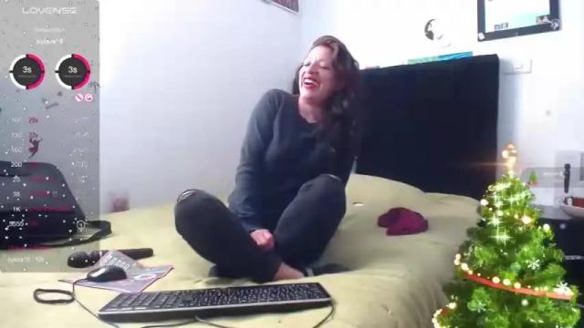 Image 4 of alejandratrevi Stream on Chaturbate on 14 months ago