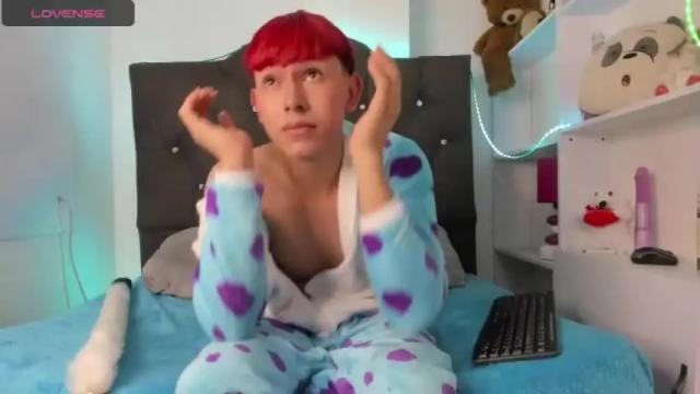 Image 4 of alejandro_higuera Stream on Chaturbate on 24 months ago